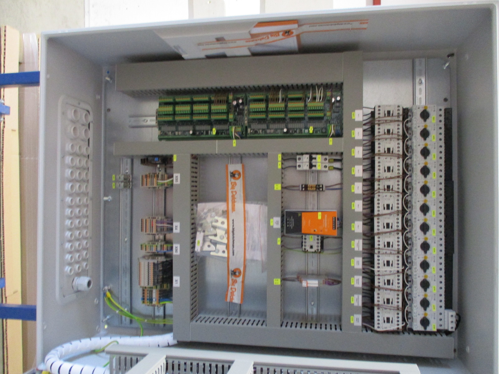 Control cabinet DryExact Pro 2 circuits